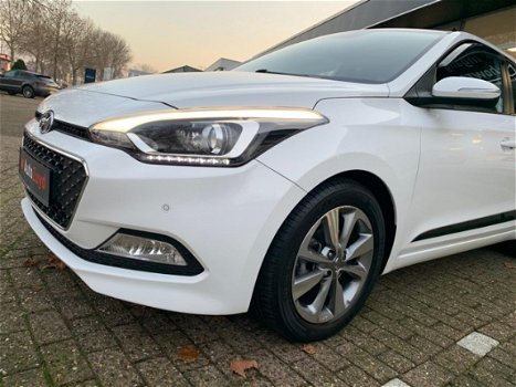 Hyundai i20 - 1.2 HP i-Motion Premium Clima/Cruise/16inch - 1