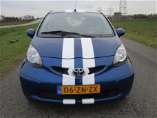 Toyota Aygo - 1.0-12V + Met Airbags/Elektrische ramen/Sportvelgen