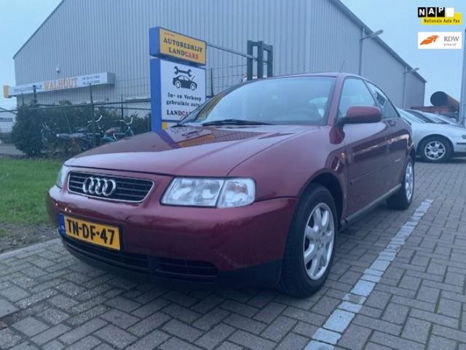 Audi A3 - 1.6 Ambiente - 1