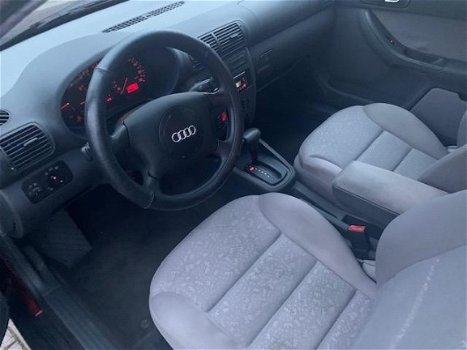 Audi A3 - 1.6 Ambiente - 1