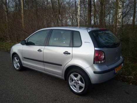 Volkswagen Polo - 1.4-16V Sportline 5drs airco automaat Apk 10-2020 - 1