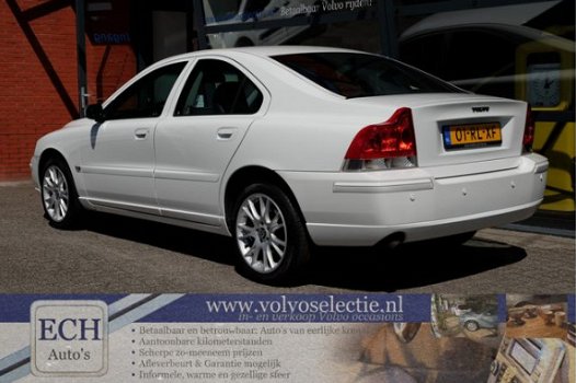 Volvo S60 - 2.5T AWD Summum, Sovereign Hide leder, Navi - 1