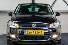 Volkswagen Polo - 1.4-16V Highline 86pk 5-DEURS✅2e Eig|NL|Airco|PDC|Navigatie|Bluetooth|17inch|Cruis