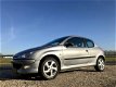 Peugeot 206 - 1.6-16V XS, BJ 2001, Nette Auto, APK Jan 2021 - 1 - Thumbnail