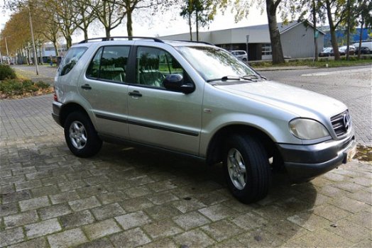 Mercedes-Benz M-klasse - 320 AUTOMAAT MET LEER & APK - 1