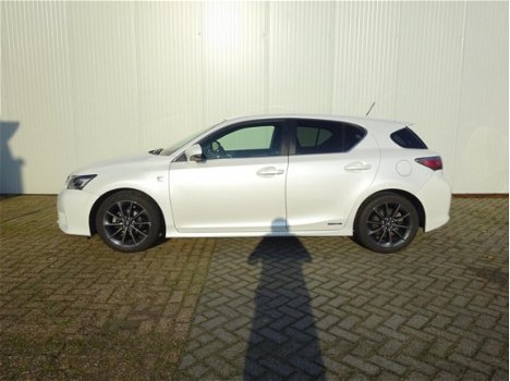 Lexus CT 200h - F-Sport Line - 1