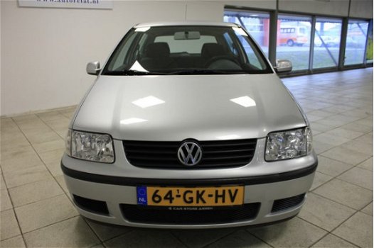 Volkswagen Polo - 1.4 Trendline / LMV 15'' - 1