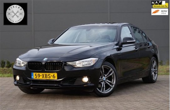 BMW 3-serie - 320i Executive AUTOMAAT/NAVI/DAK/TREKHAAK - 1