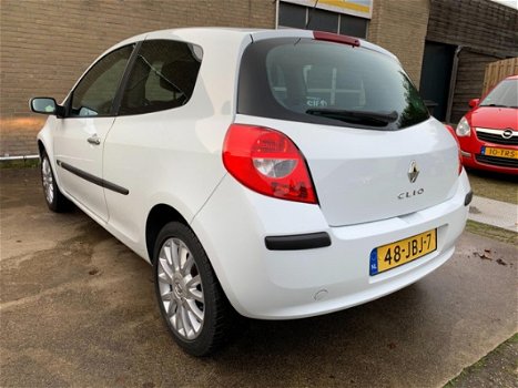 Renault Clio - 1.2-16V Collection - 1