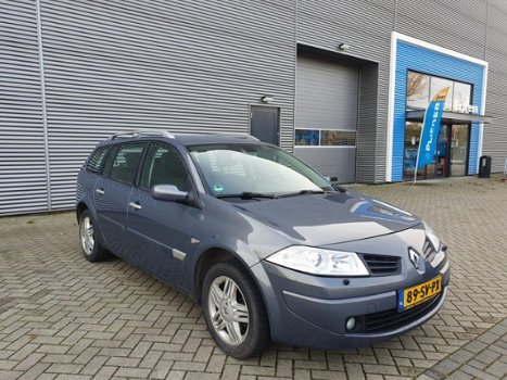 Renault Mégane Grand Tour - 1.9 dCi Privilège AIRCO/CRUISE/6BAK/PARKEERSENSOR/ 2 X SLEUTELS - 1