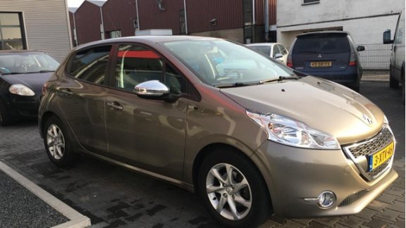 Peugeot 208 - 1.2 VTi Style - 1