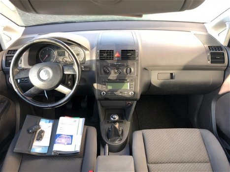 Volkswagen Touran - 1.9 TDI Business NAP NWE APK 2021 Airco Trekhaak Elektrische Pakket - 1