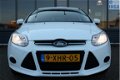 Ford Focus Wagon - 1.0 EcoBoost NAVI AIRCO PDC CRUISE 16''LM-VELGEN DONKER GLAS - 1 - Thumbnail