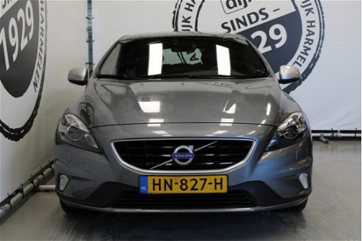 Volvo V40 - 2.0 D2 R-Design Business XENON PANORAMADAK LEDER - 1