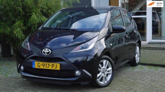 Toyota Aygo - 1.0 VVT-i x-wave Sport*Airco*Elektr. ramen en spiegels*achterspoiler*LED - 1