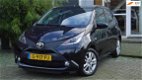 Toyota Aygo - 1.0 VVT-i x-wave Sport*Airco*Elektr. ramen en spiegels*achterspoiler*LED - 1 - Thumbnail