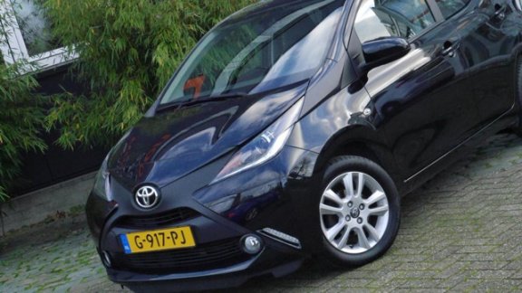 Toyota Aygo - 1.0 VVT-i x-wave Sport*Airco*Elektr. ramen en spiegels*achterspoiler*LED - 1