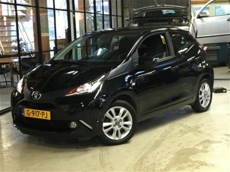 Toyota Aygo - 1.0 VVT-i x-wave Sport*Airco*Elektr. ramen en spiegels*achterspoiler*LED - 1