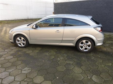 Opel Astra GTC - 1.6 Sport BJ2005/APK/AIRCO/NW DISTRIBUTIE - 1