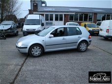 Volkswagen Golf - 1.6