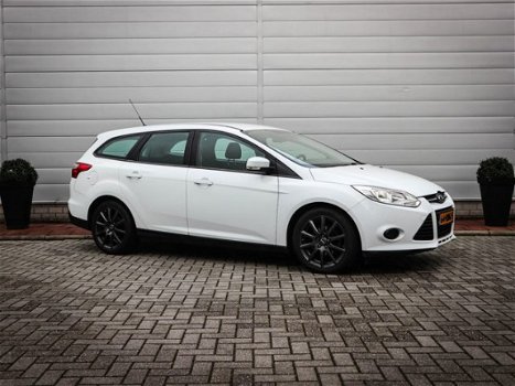 Ford Focus Wagon - 1.6 TI-VCT Trend Airco | Cruise | 17 inch Lichtmetaal | Trekhaak | - 1