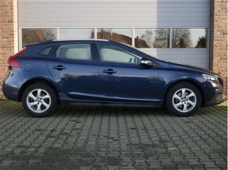 Volvo V40 Cross Country - 1.6 D2 Momentum - 1