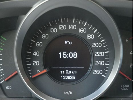 Volvo V40 Cross Country - 1.6 D2 Momentum - 1