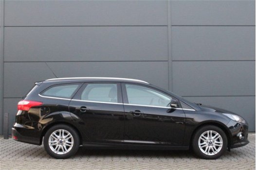 Ford Focus Wagon - 1.0 EcoBoost Edition Plus | Afneembare Trekhaak | Dealer onderhouden | Navigatie - 1