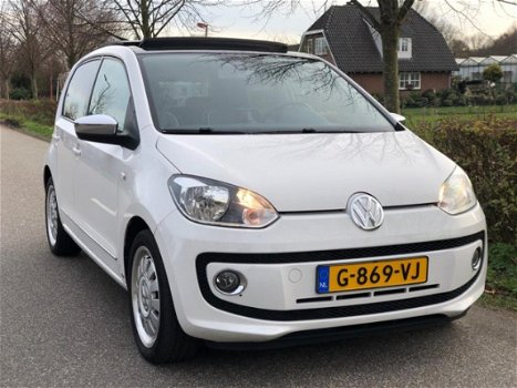 Volkswagen Up! - 1.0 groove up High up Airco Panoramadak leer Pdc navigatie cruisecontrol - 1