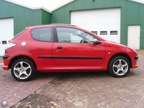 Peugeot 206 - 1.6 XS Apk 22-02-2021 in nette staat - 1