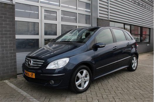 Mercedes-Benz B-klasse - 200 Automaat Leder Navigate Glazen Dak N.A.P - 1