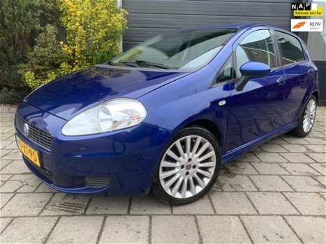 Fiat Grande Punto - 1.4-16V Sport 120 PK l 5 Deurs l Clima l Zeer sportief - 1