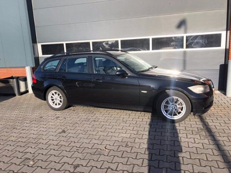 BMW 3-serie Touring - 318d Business Line NAVI PDC - 1