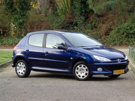 Peugeot 206 - 1.4 Air-line 2 2e EIGENAAR/5DRS/AIRCO/NAP/SUPER NETTE - 1