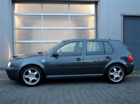 Volkswagen Golf - 1.6-16V Sportline Airco/Cruise/17Inch - 1