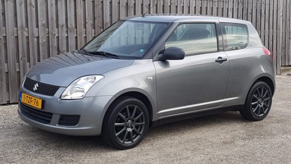 Suzuki Swift - 1.3 Base - 1