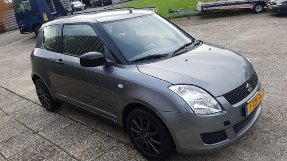 Suzuki Swift - 1.3 Base - 1