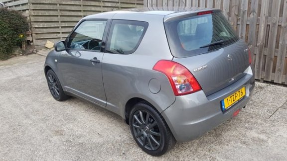 Suzuki Swift - 1.3 Base - 1