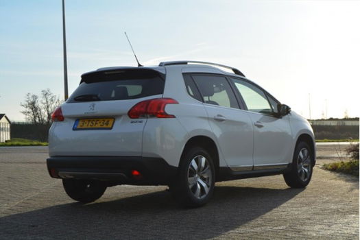 Peugeot 2008 - ALLURE 1.2 82PK | NAVIGATIE | PANORAMADAK - 1