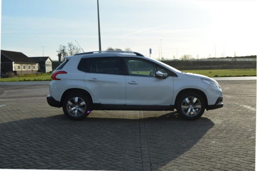 Peugeot 2008 - ALLURE 1.2 82PK | NAVIGATIE | PANORAMADAK - 1