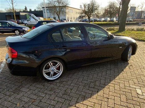 BMW 3-serie - 320i - 1