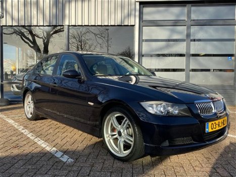 BMW 3-serie - 320i - 1