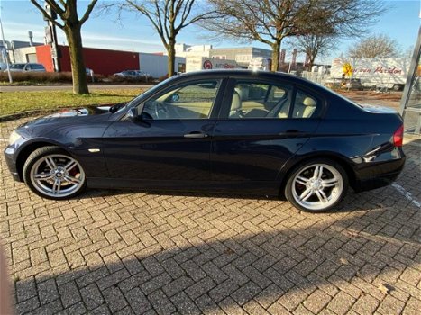 BMW 3-serie - 320i - 1