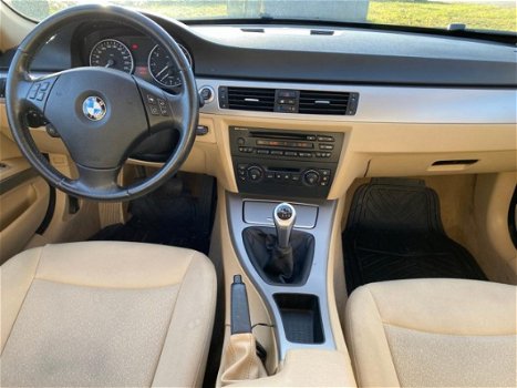 BMW 3-serie - 320i - 1