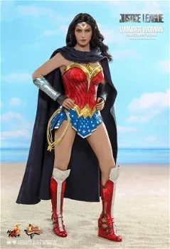Hot Toys Exclusive Justice League Wonder Woman Concept Version MMS506 - 1