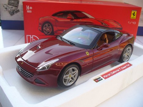 Bburago 1/18 Ferrari California Coupe Donkerrood - 2