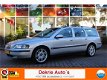 Volvo V70 - 2.4 D5 164PK AUTOMAAT * YOUNGTIMER * / SCHUIFDAK / LEDER / AIRCO-ECC / CRUISE CTR. / MEM - 1 - Thumbnail