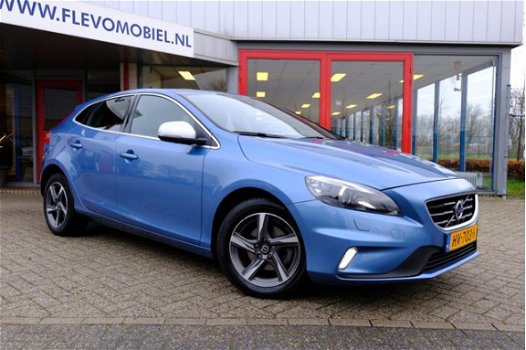 Volvo V40 - 2.0 D2 R-Design Business Xenon/Navi/Leder-Alcant/Enz - 1