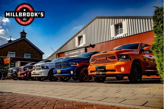 Dodge Ram 1500 - 5.7 V8 Crew Cab 5'7 grote voorraad Amerikaanse pick-up trucks zie website www.millb - 1