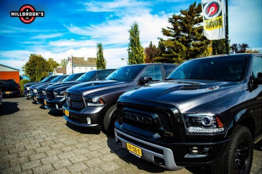 Dodge Ram 1500 - 5.7 V8 Crew Cab 5'7 grote voorraad Amerikaanse pick-up trucks zie website www.millb - 1